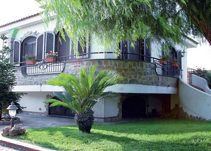 Lura Bed and breakfast 3*