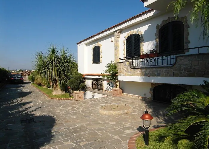 Lura Bed and breakfast 3*