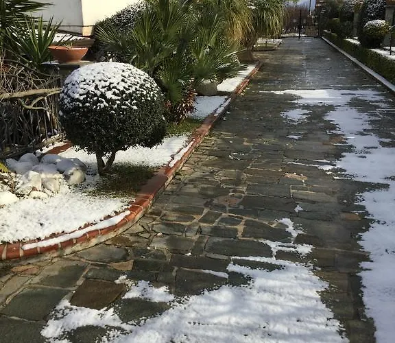 Bed and breakfast Lura 3*