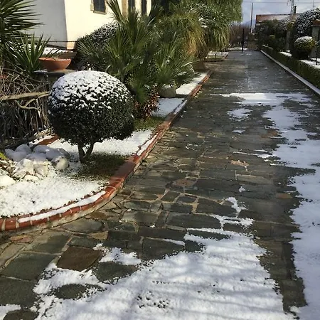 فندق مبيت وإفطار Lura 3*