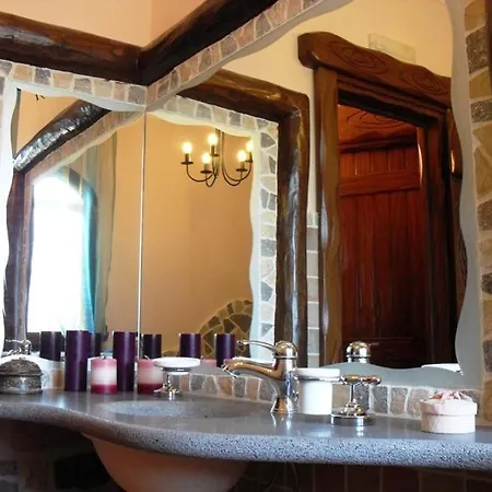 Lura فندق مبيت وإفطار بومبيي