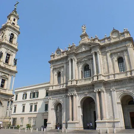 Lura 3* بومبيي