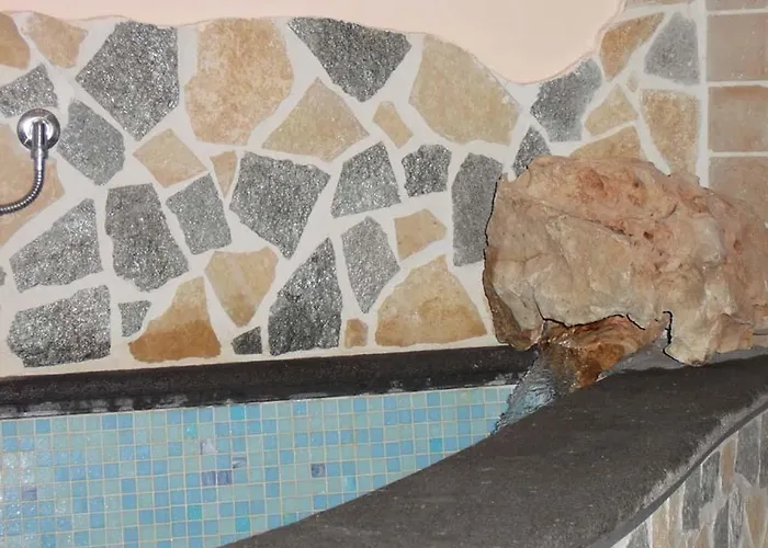 Couette-café Lura 3*