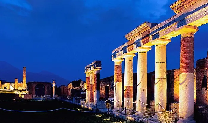 Lura Couette-café Pompéi